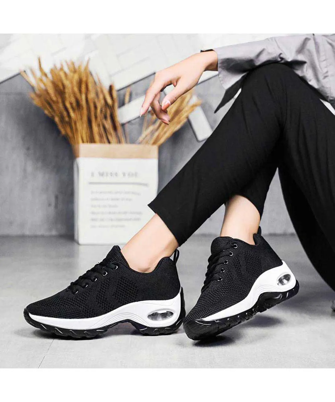 Black arrow texture double rocker bottom shoe sneaker