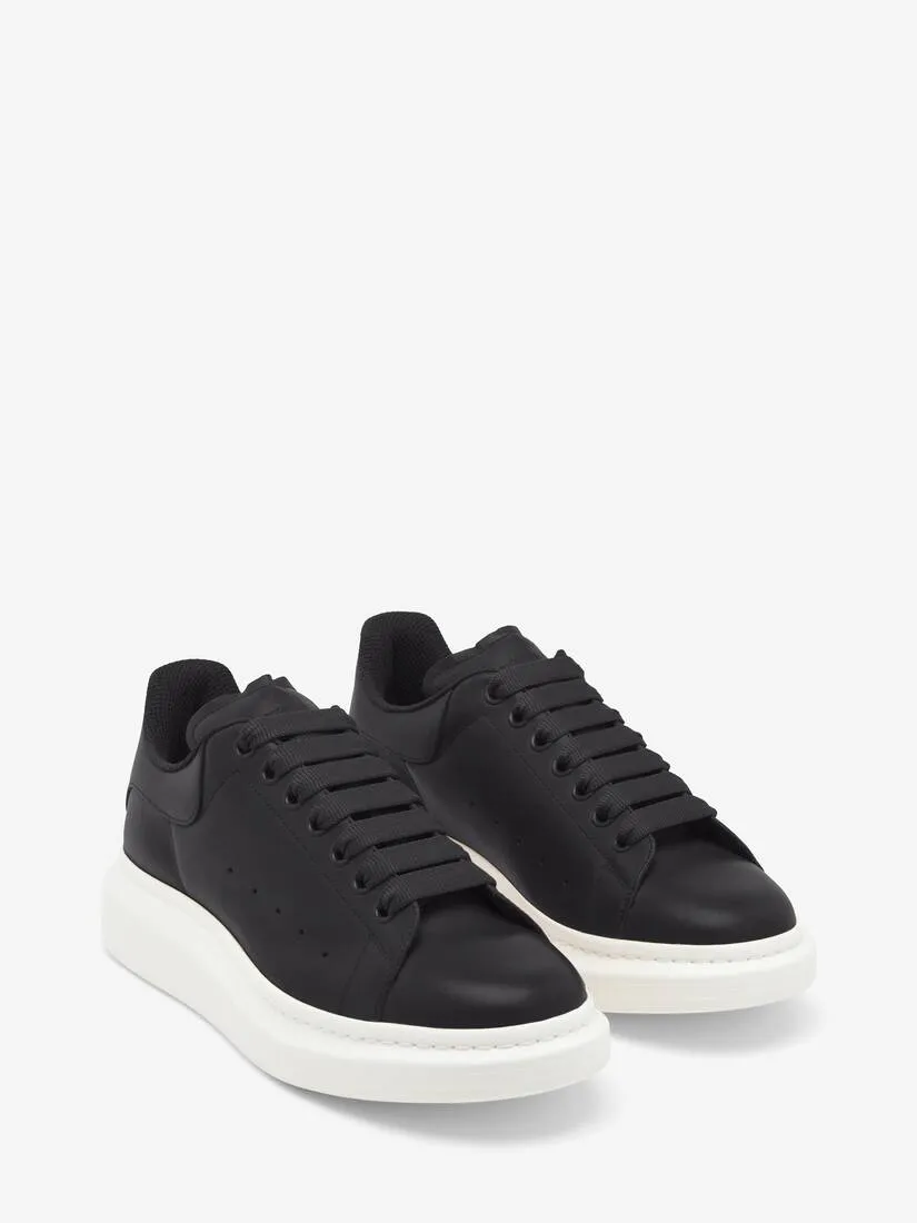 Men's Oversized Sneaker in Black