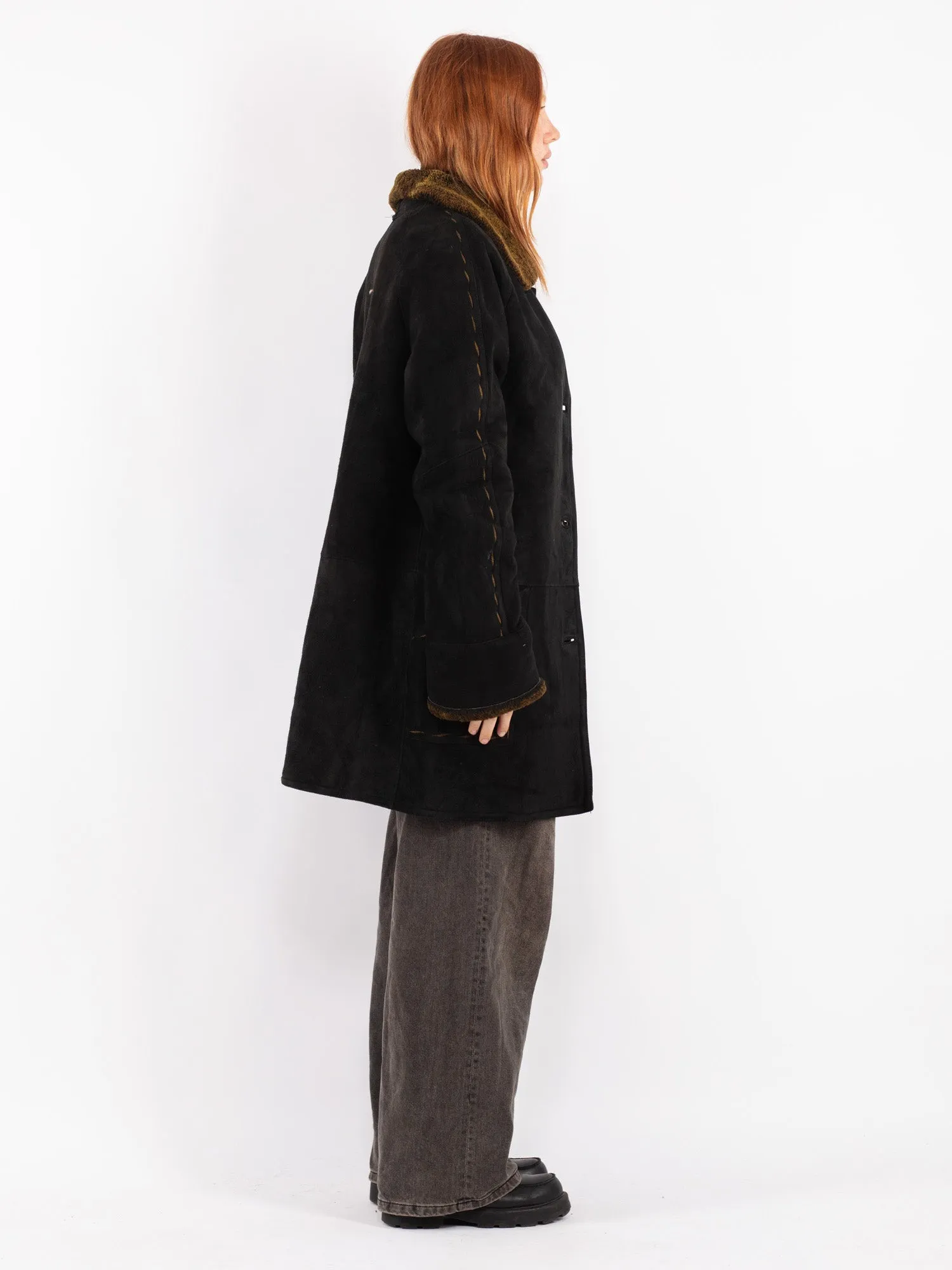 Vintage 90's Women Oversized Sheepskin Coat in Black