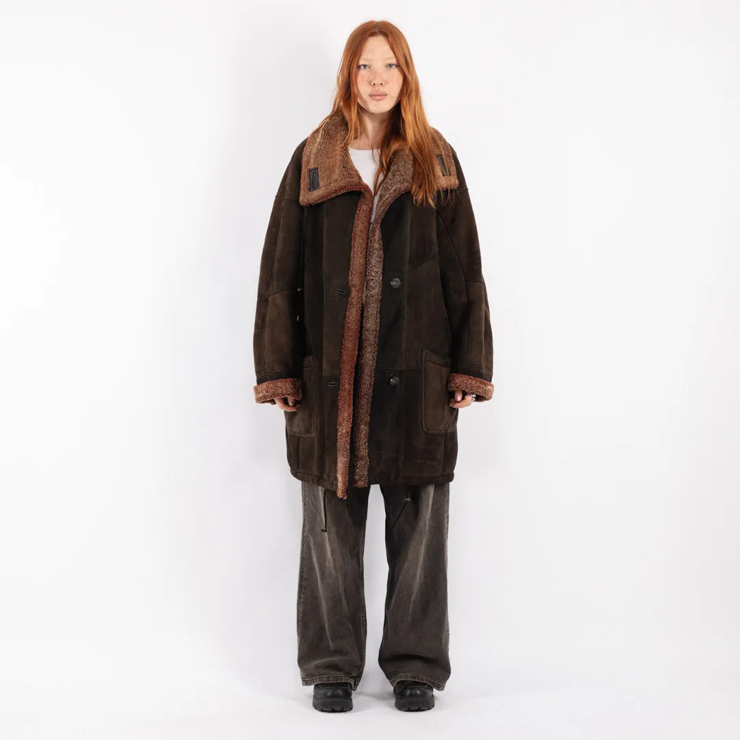 Vintage 90's Women Oversized Sheepskin Coat in Brown